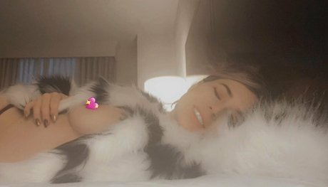 asian milf onlyfans erotic images