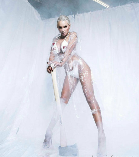 kenzietaylor nude star pics