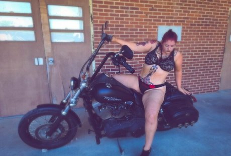 summertimelust model sexy pic