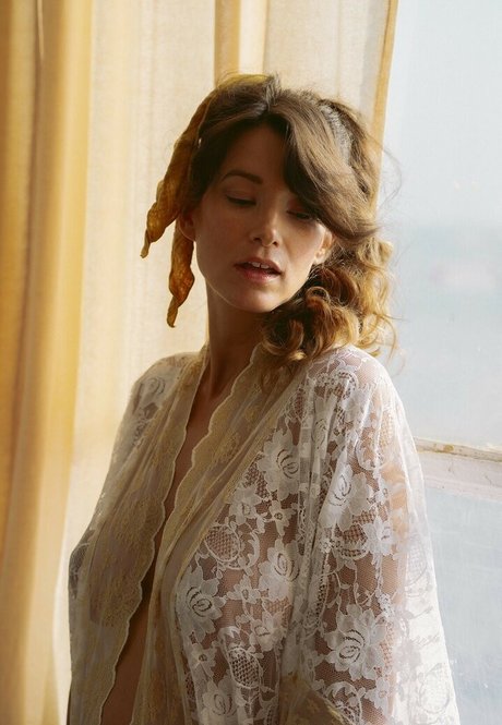 Lauren Marie Young beautiful actress archive