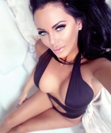 Onlyheni sex star gallery