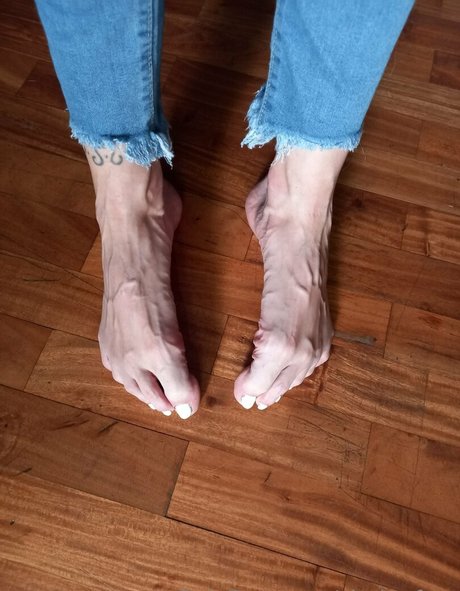 clarita feet pornstar nude photo