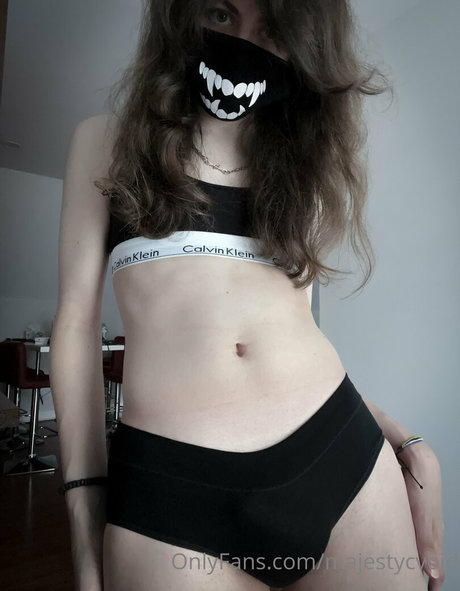 majestycvoid model sex img