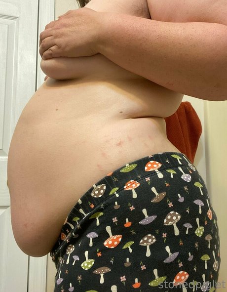 stonedpiglet model gallery