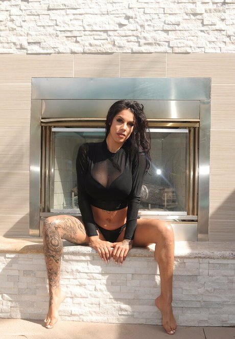 prettygrlrocky star free pictures