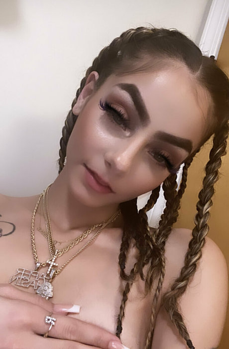 amateur lesbian onlyfans nude photos