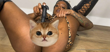 symoneskyefree pornstar hot image