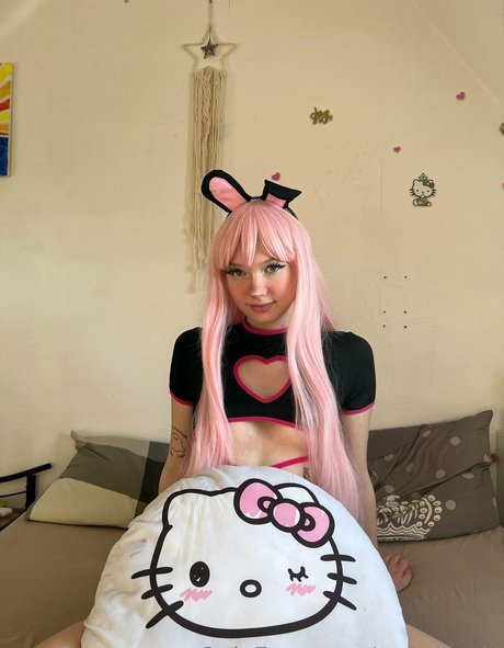 weirdoroki model perfect pics