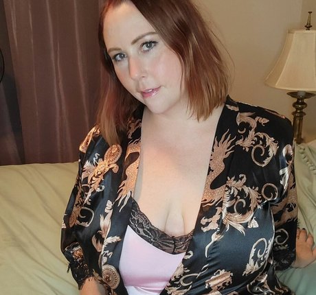 Ave Stone free actress image