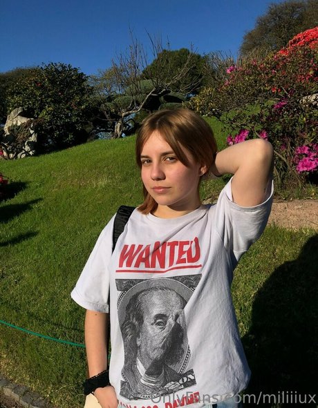 miliiiux naked star pic