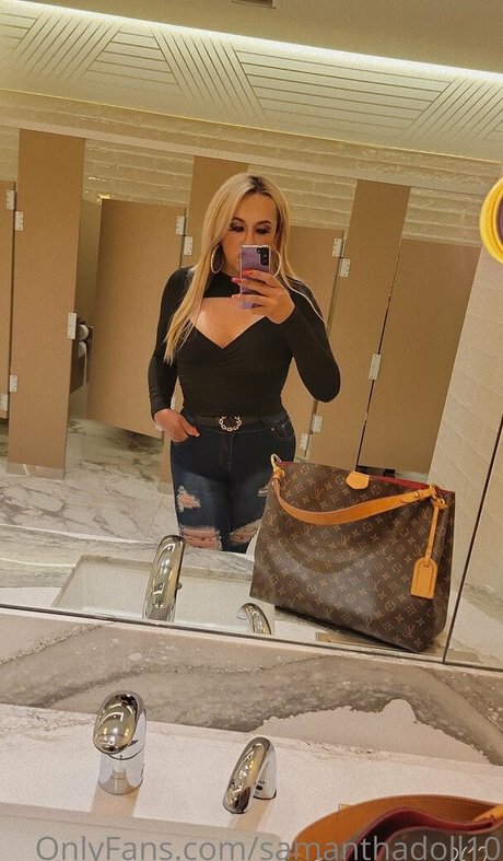 amateur lesbian onlyfans perfect picture