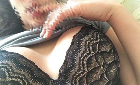 obedientenena star free pic