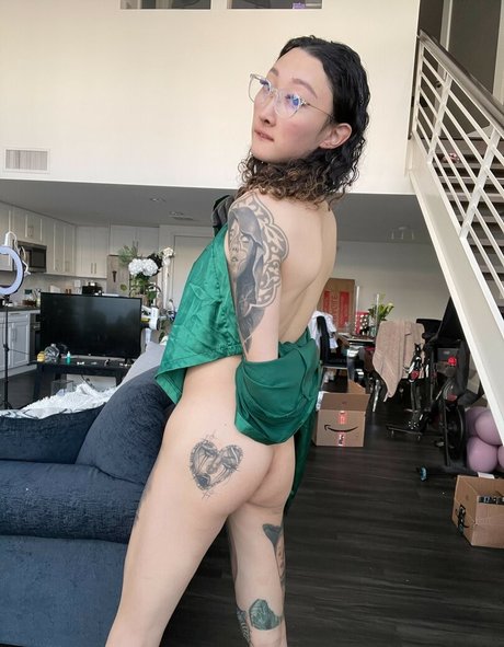 Billie Beaumont model free photos