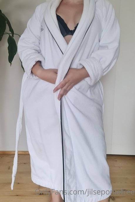 jilseponiepanties erotic model img