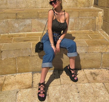 skinny ass onlyfans erotic archive