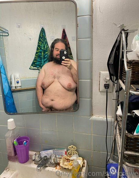 samcrowe nude actress pic