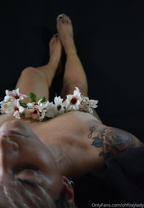 ohfoxylady model erotic archive