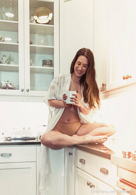 fallinlovia pornstar images