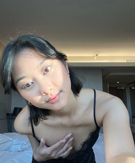 thuvnn beautiful actress picture