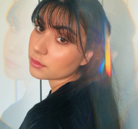 Yazzi star pornographic pic