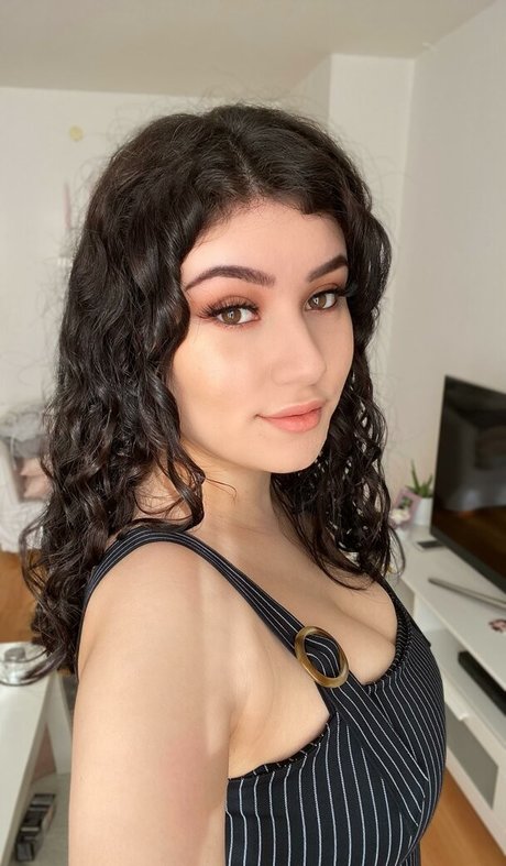 Yazzi star pretty image