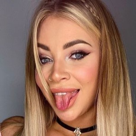 Flychanelle model high quality gallery