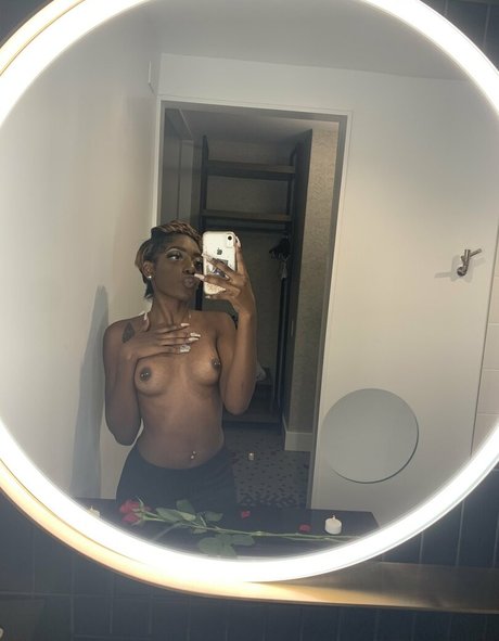 lovelykaybaby model erotic images