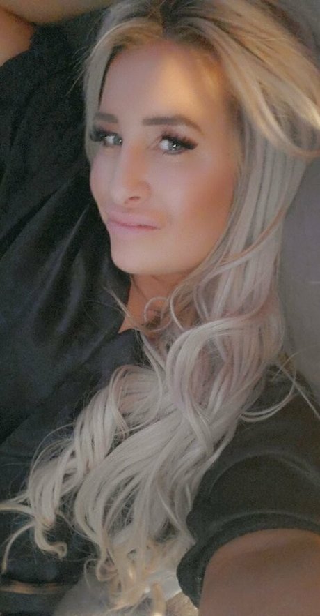 ashleygoldca nudes actress pictures