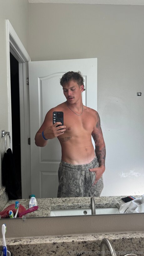 18 year old onlyfans top picture