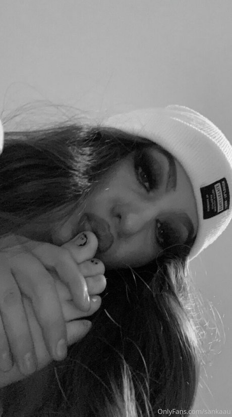 monamixxx pretty actress pics