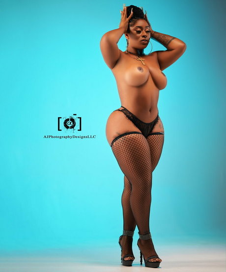 aj1atl model porn image