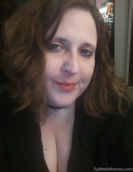 lesbian kissing onlyfans nude image