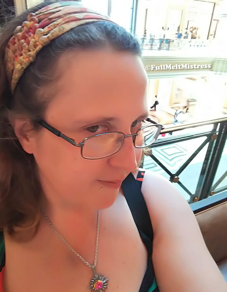 fullmeltmistress model hot photos