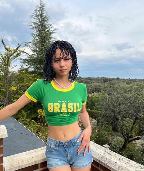 Larissa Kimberly free star galleries