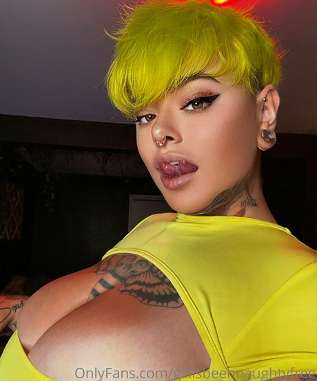 gillisbeennaughtyfree model beautiful img