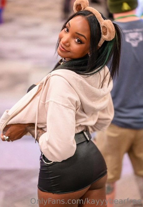 kayyybearfree sexy pornstar pictures