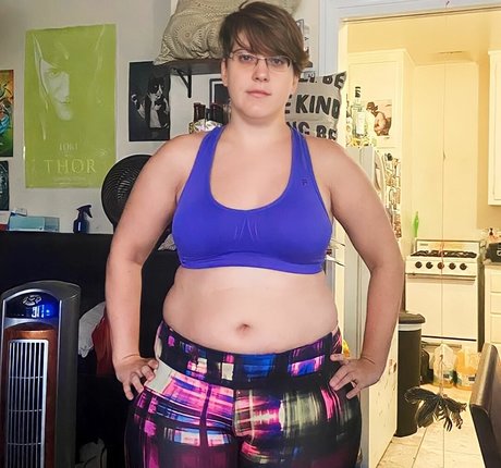 Mindless Entertainment model erotic pics