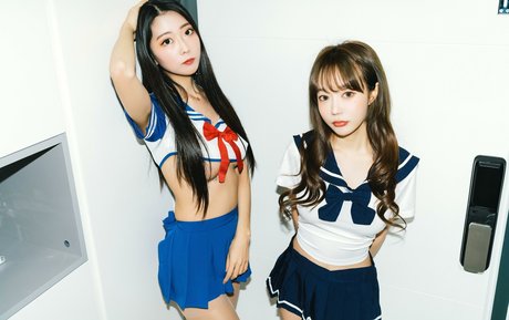 Jucy Nari nude star galleries