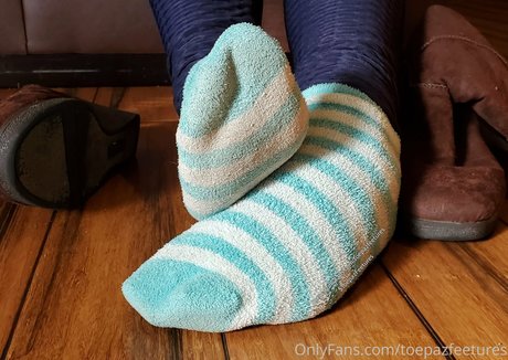 toepazfeetures exclusive actress pic