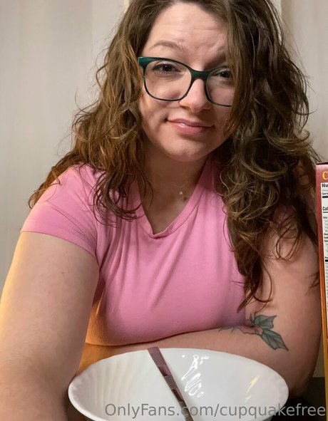 cupquakefree model free picture