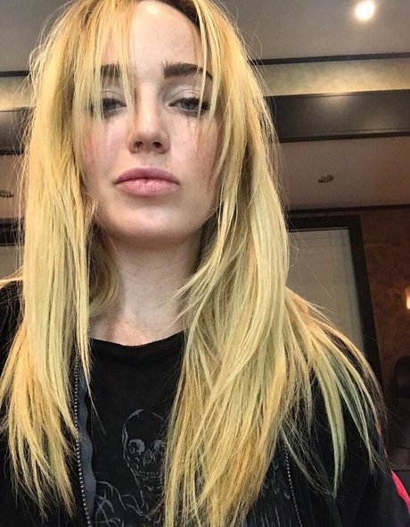 Caity Lotz pornstar top image