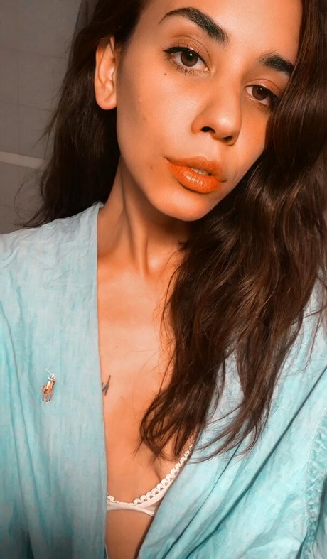 Vera Kaludi exclusive actress images