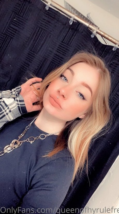 queenofhyrulefree nice actress images