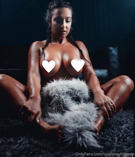 courtneyltilliavip perfect pornstar pictures