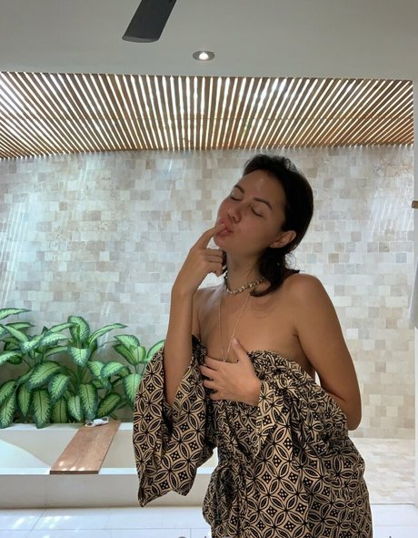 avocadoz star hot photo