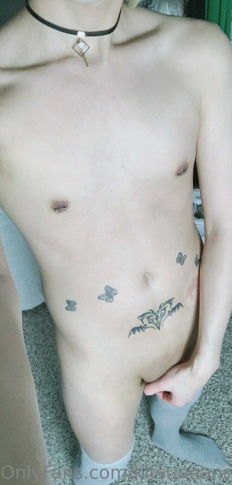 kitsuneanwi model nude pictures