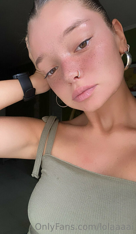 lolaaaai sex model pic