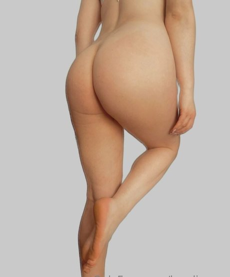 karolinaaemm model pornographic pic