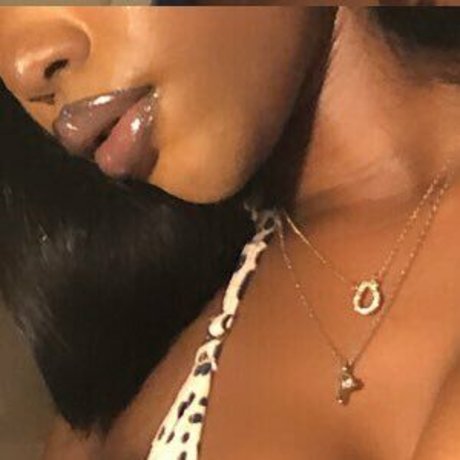 porcelainskys pornstar naked picture