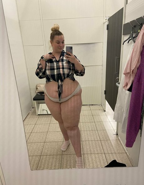 bootyassgirl naked actress pics